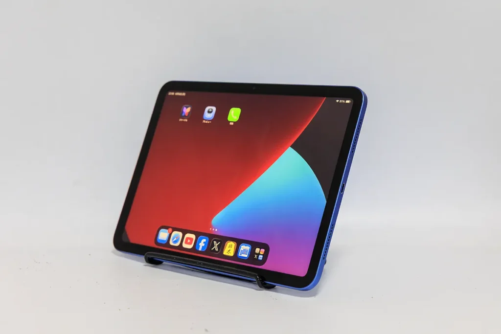 無印iPadを横向きにした時のスピーカー位置（動画視聴時の注意点）右