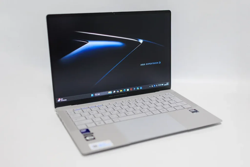 ASUS ExpertBook Ultraメインビジュアル